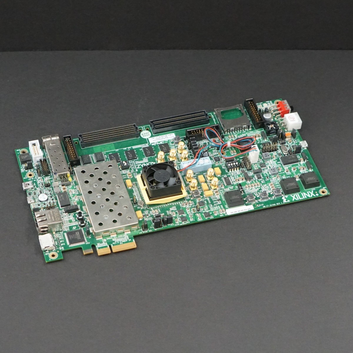 IVLカード XC HuaC XiaoD SK Hynix AI-Specific Computing Memory Solution AiMX-xPU at