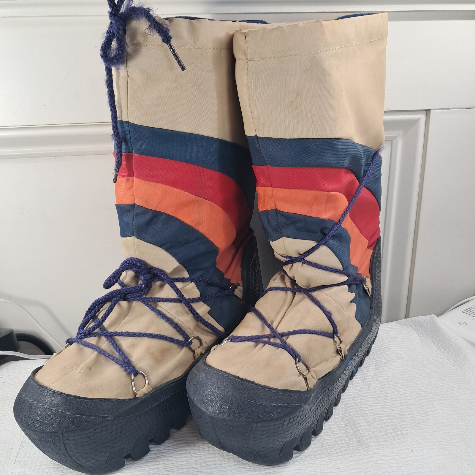 Moon snow Boots rainbow Striped Size men 7-8 women 9-10 tan brown Korea 1970-80s-image