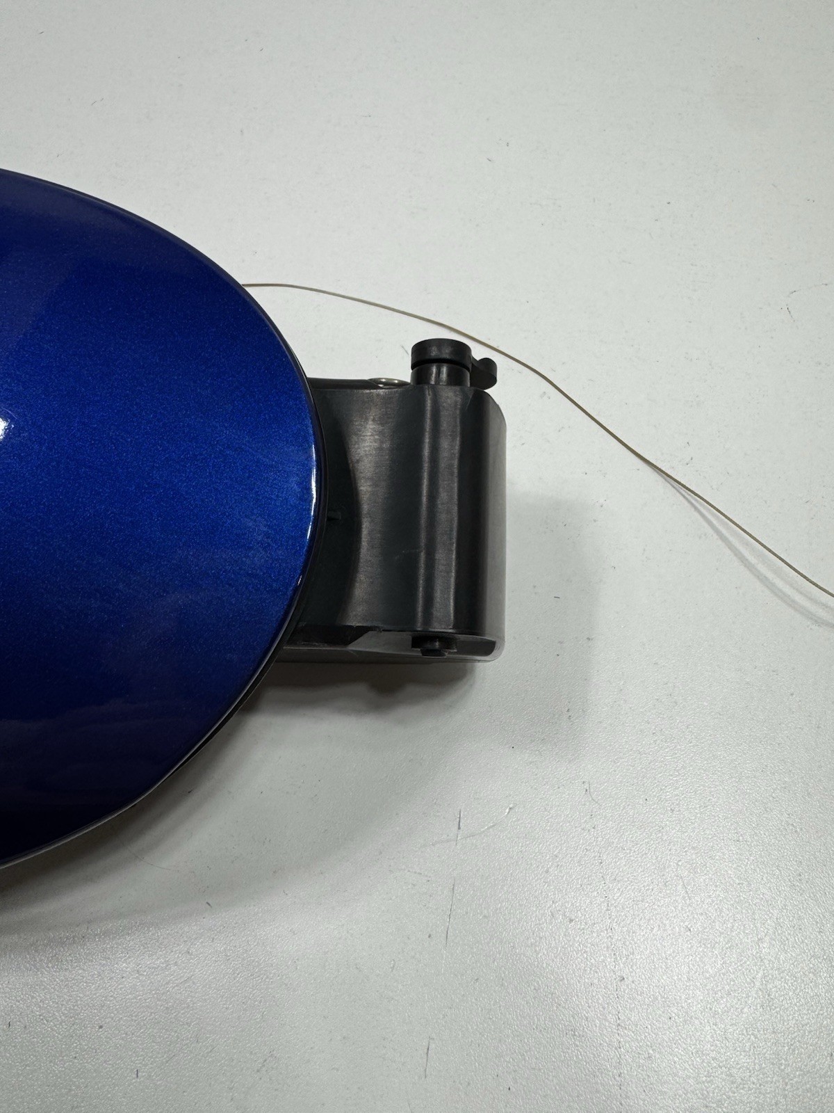 ✅14-24 MASERATI GHIBLI FUEL TANK GAS CAP DOOR LID COVER BLUE OEM