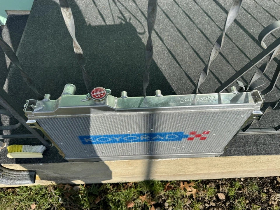 Radiador de aluminio Koyo VH060245 36mm Hyper V Series Racing 89-97 Mazda Miata Foto 2 de 4