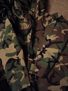 GENUINE US MILITARY ISSUED ARMY COLD WEATHER PARKA. SIZE EXTRA LARGE REGULAR NEW