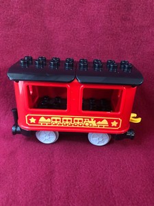 duplo train carriages