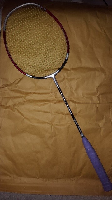 broken badminton racket