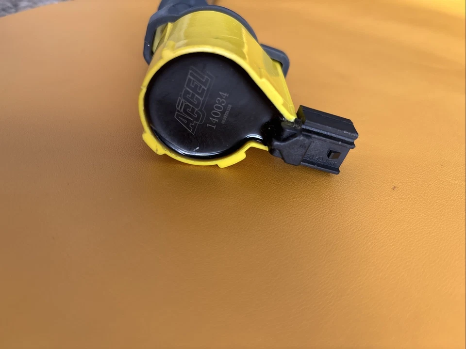 Yellow Lgniton Coil 1999 2004 Lincoln Navigator (Open Box ) - Image 3 of 4