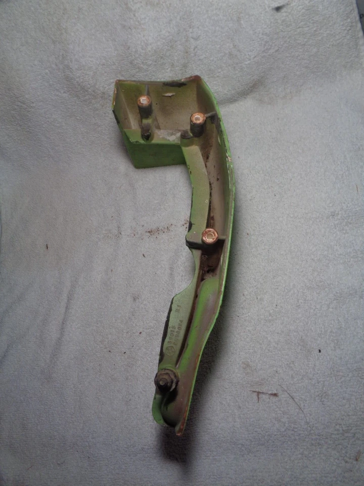 Extensión guardabarros derecho Dodge Dart 1970 Mopar Foto 3 de 4