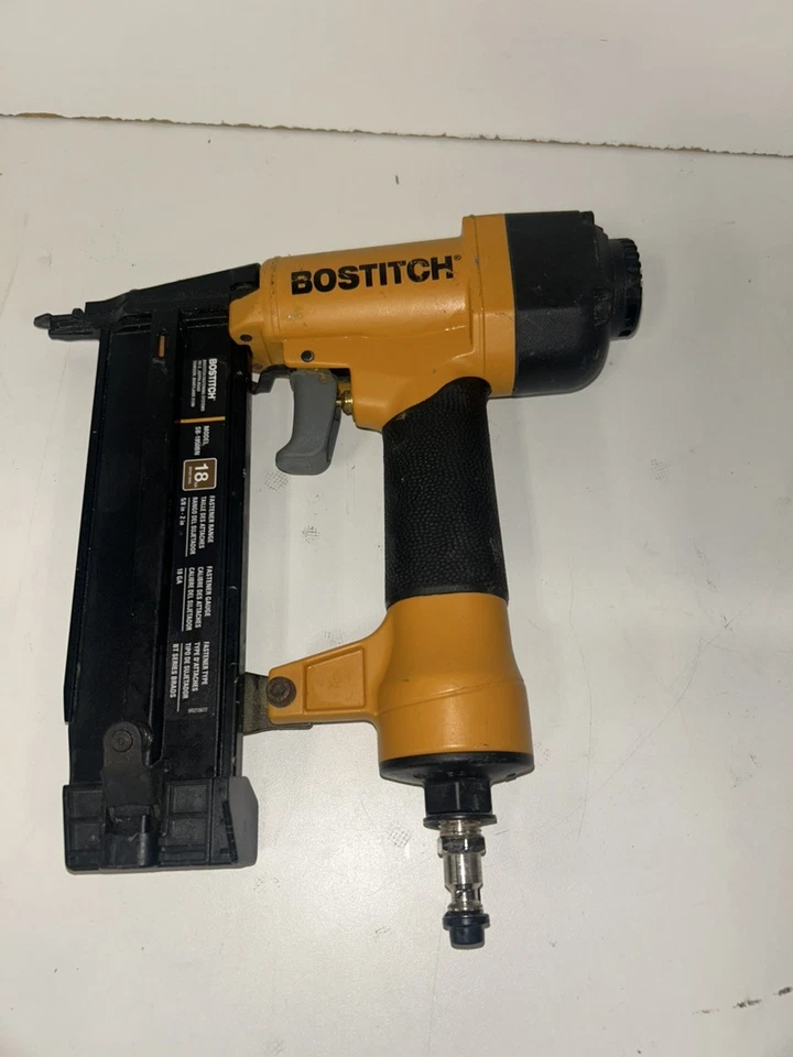 CLAVADORAS Y GRAPADORAS BOSTITCH SB-1850BN (P18024426) Foto 2 de 4