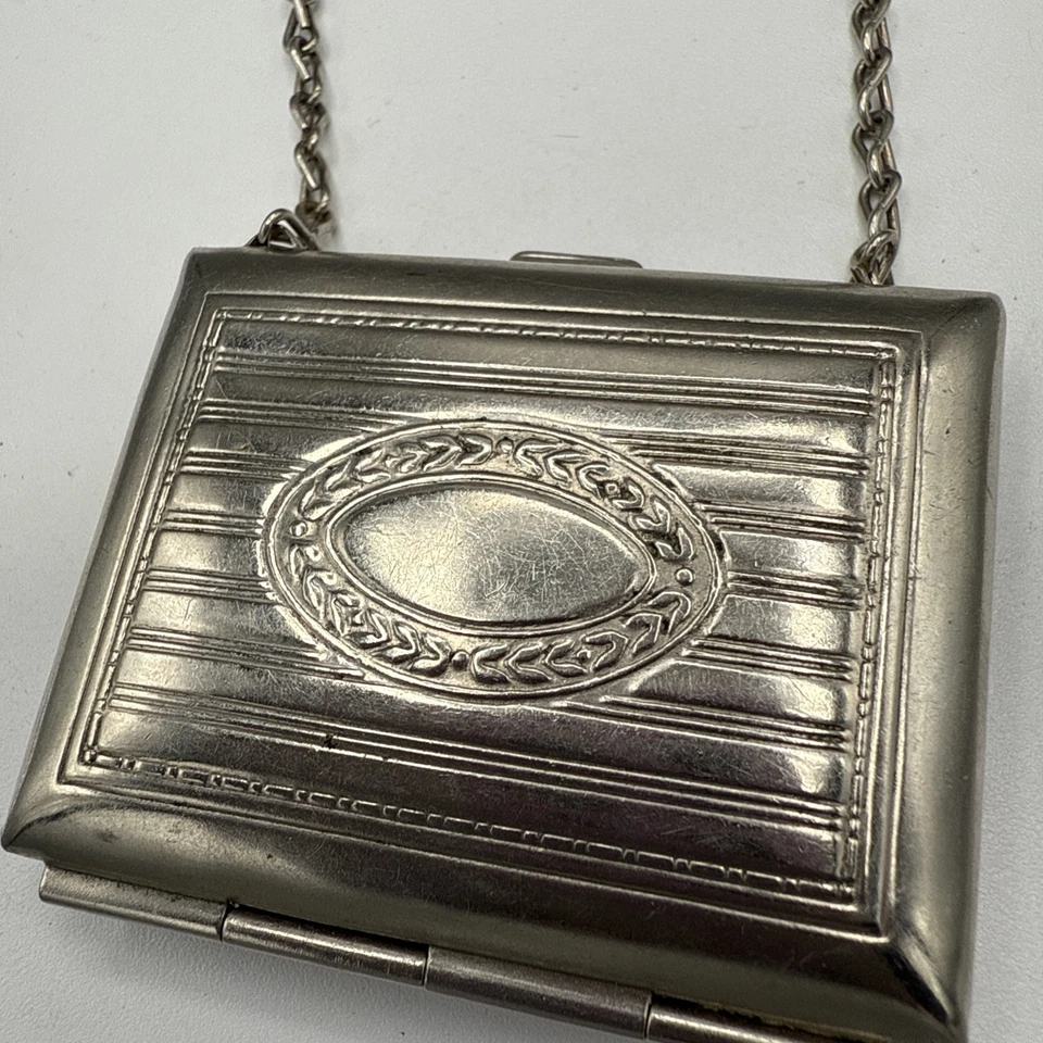 Антикварная дамская танцевальная сумочка из металла серебристого цвета с цепочкой начало 1920 г. - Изображение 2 из 4