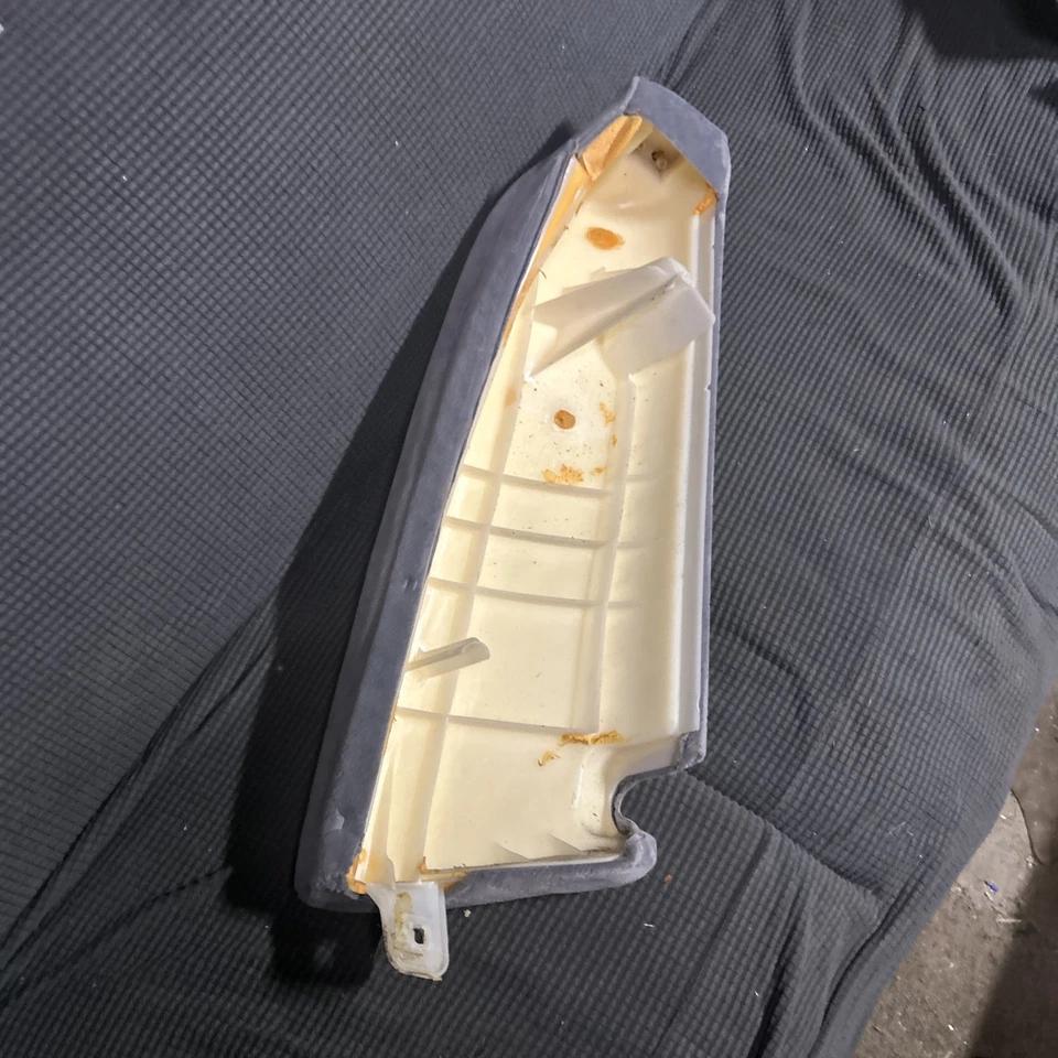 Hyundai Elantra 2005 cojín lateral trasero izquierdo cinturón de seguridad guía gris stock OEM Foto 4 de 4