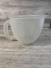 Tupperware Vintage 500-7 Mix-N-Store 8 Cup 2 Qt. Measuring Bowl w/Spout No Lid