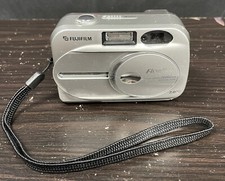 Fujifilm FinePix 2600 Zoom Digital Camera 3X Zoom 2MP Silver For Parts Only