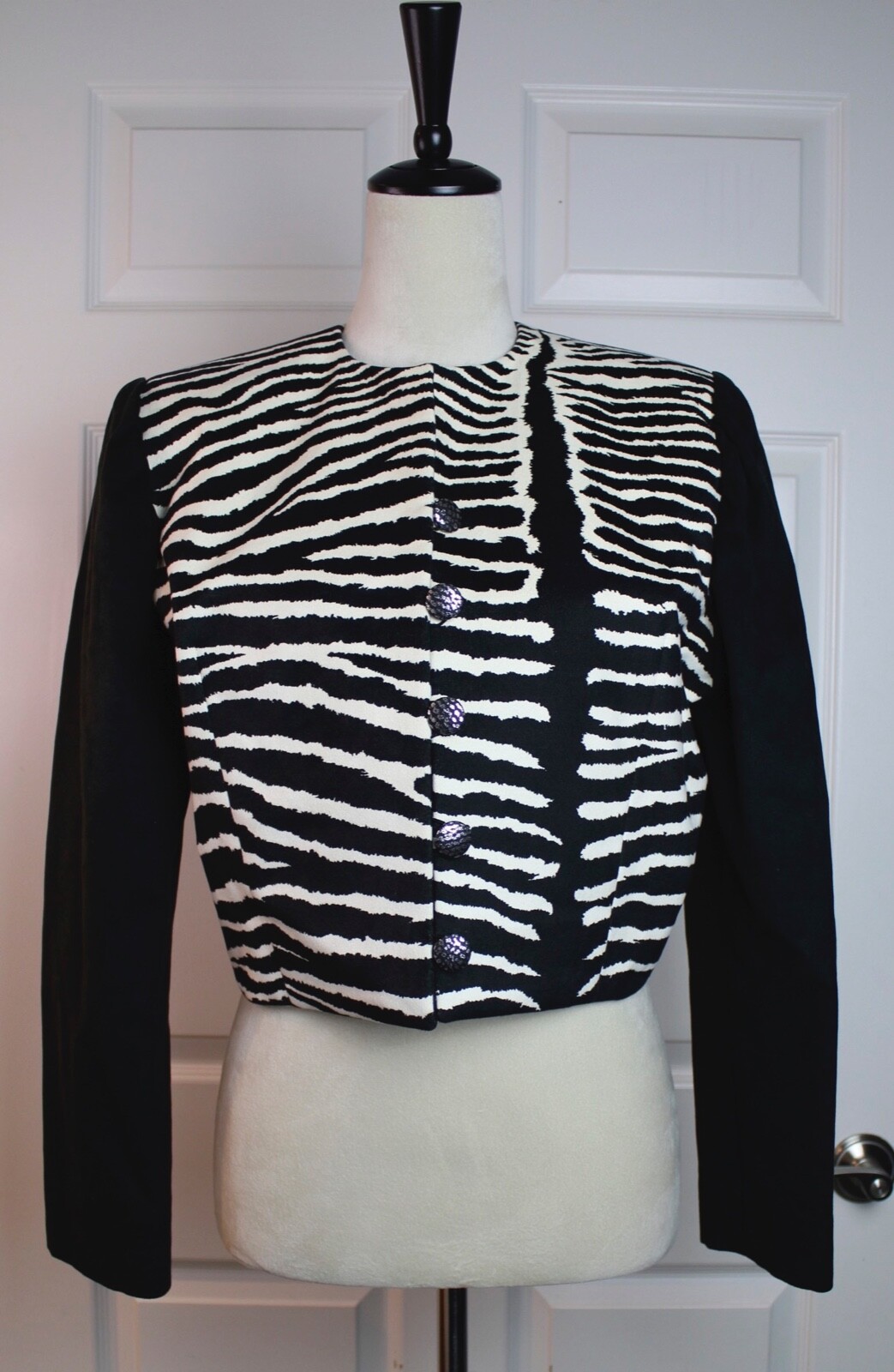 Hand Made Zebra/Solid Black Cropped Button Front … - image 1