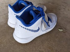 Nike Boys Kyrie Flytrap 3 BQ5620-100 White Basketball Shoes Sneakers Size 5.5Y