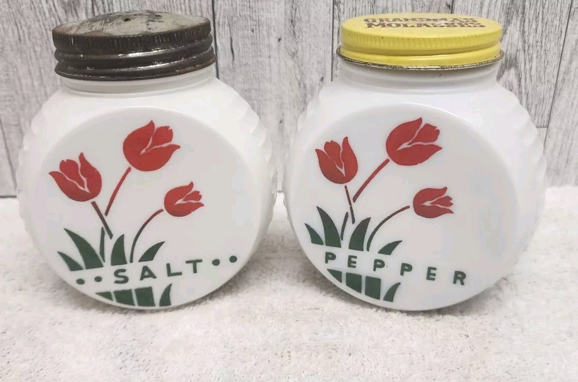 Vintage Fire King Red Tulip Salt & Pepper Shakers Anchor Vitrock