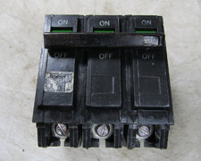   GE GENERAL ELECTRIC 30 AMP BOLT ON CIRCUIT BREAKER 3 POLE 240 VAC THQB32030