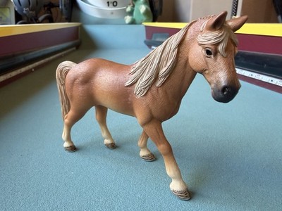 Schleich 2016 TENNESSEE WALKER MARE Horse Farm Barnyard Figure 13833 Toy