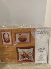 NIP VTG! Creative Circle Chicken & Eggs #0205  Crewel Embroidery Kit 1981