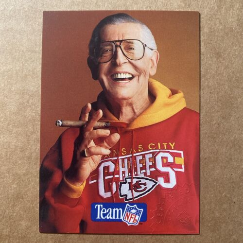 1992 PRO LINE PORTRAITS MILTON BERLE Autentica Carta AUTOGRAFATA KC Chiefs - Foto 2 di 2