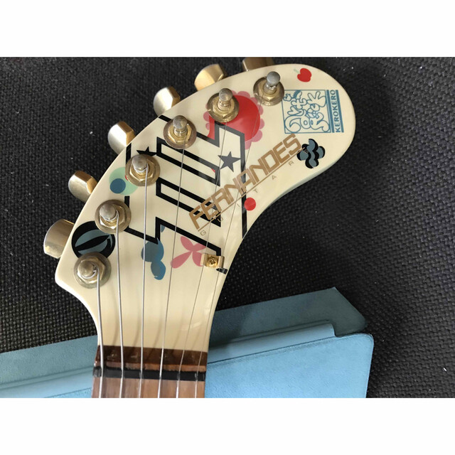 Electric Guitar Fernandes ZO-3 w/ Built-in Amplifier Art