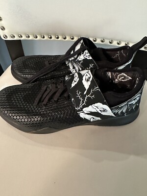 Nike Air Zoom Strong Floral AA3590-001 Women's size Black