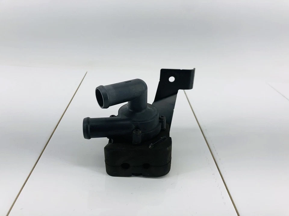 12-18 BMW 650I XDRIVE 4.4L V8 MOTOR GAS REFRIGERANTE BOMBA DE AGUA AUXILIAR OEM Foto 3 de 4