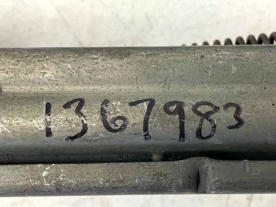 Guía de asiento del lado del conductor izquierdo Plymouth Deluxe 1949-1952 con ajustador 1367983 nuevo de lote Foto 4 de 4