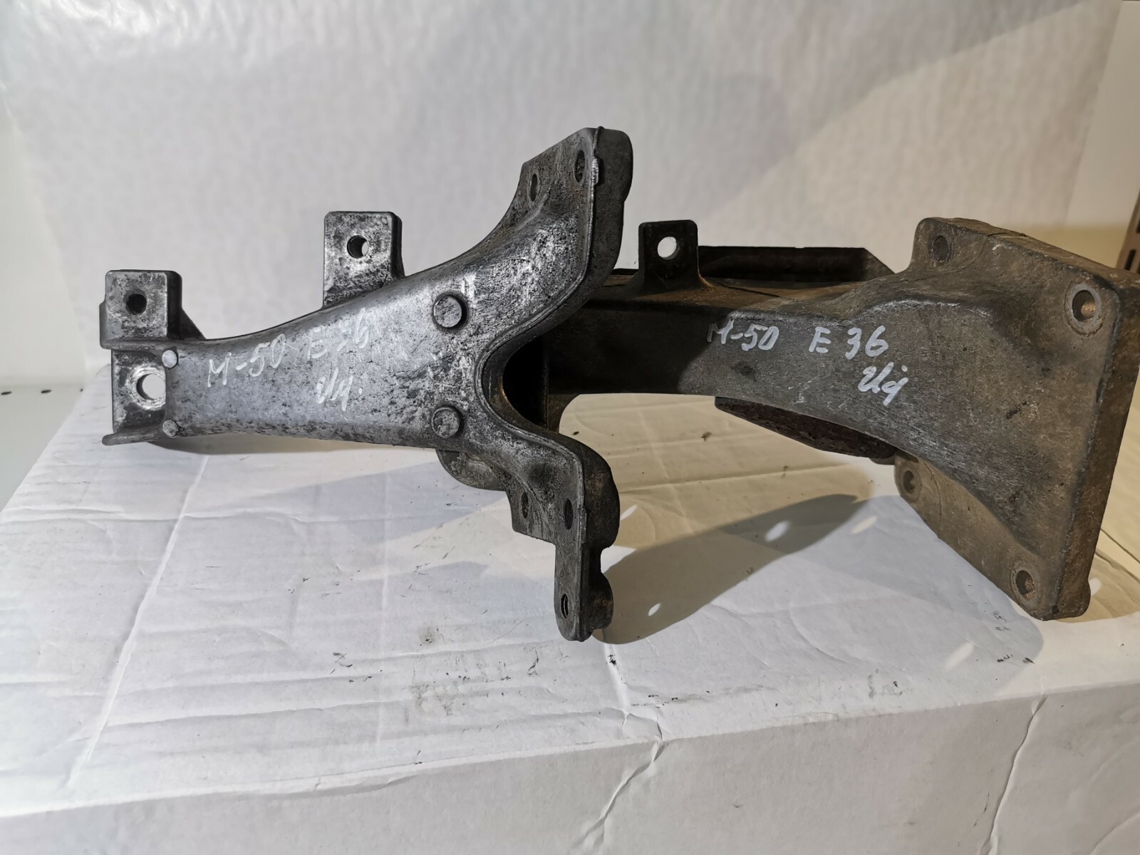 E36 Engine Mount Supporting Brackets M50 11811141137, 11811138249  