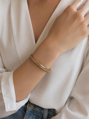Gold Tone Cutout Pattern Hinged Bangle Bracelet Vintage Style 2.7  Diameter