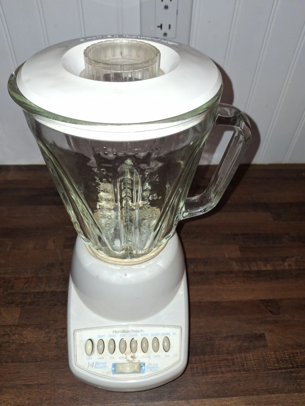 Vintage Hamilton Beach 14 Speed Blender Model 54200R White / Works (tested)