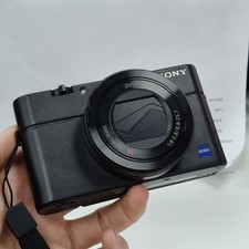 Sony Cyber-shot DSC-RX100M4 RX100 IV Digital Camera 20 MP 40x Optical Zoom WI-FI