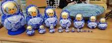 Russian Nesting Girl Dolls Set Of 20 Hand Painted Wooden Gold Blues Signed EUC 