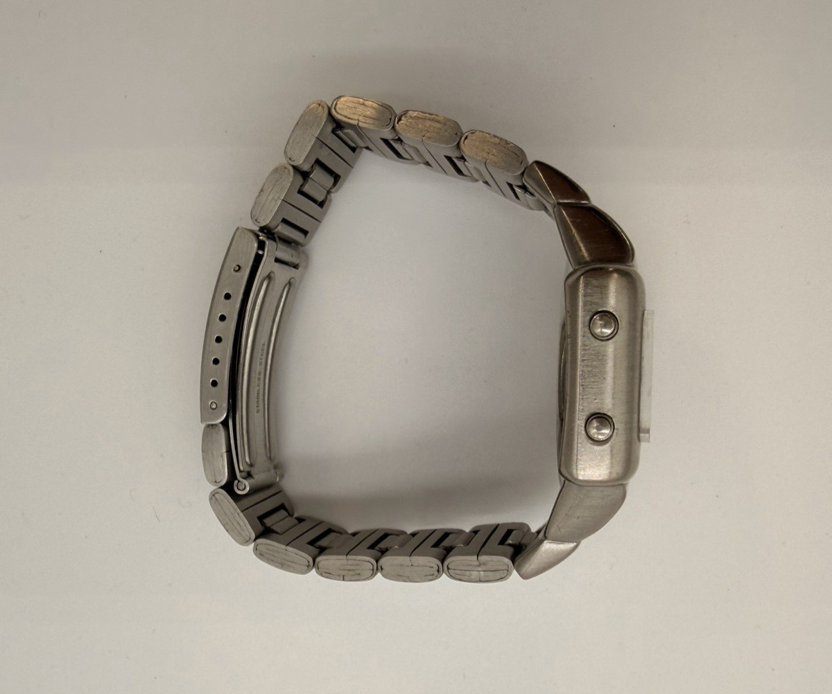 Working 1970s Future Funk Commodore LCD Digital Watch View 6