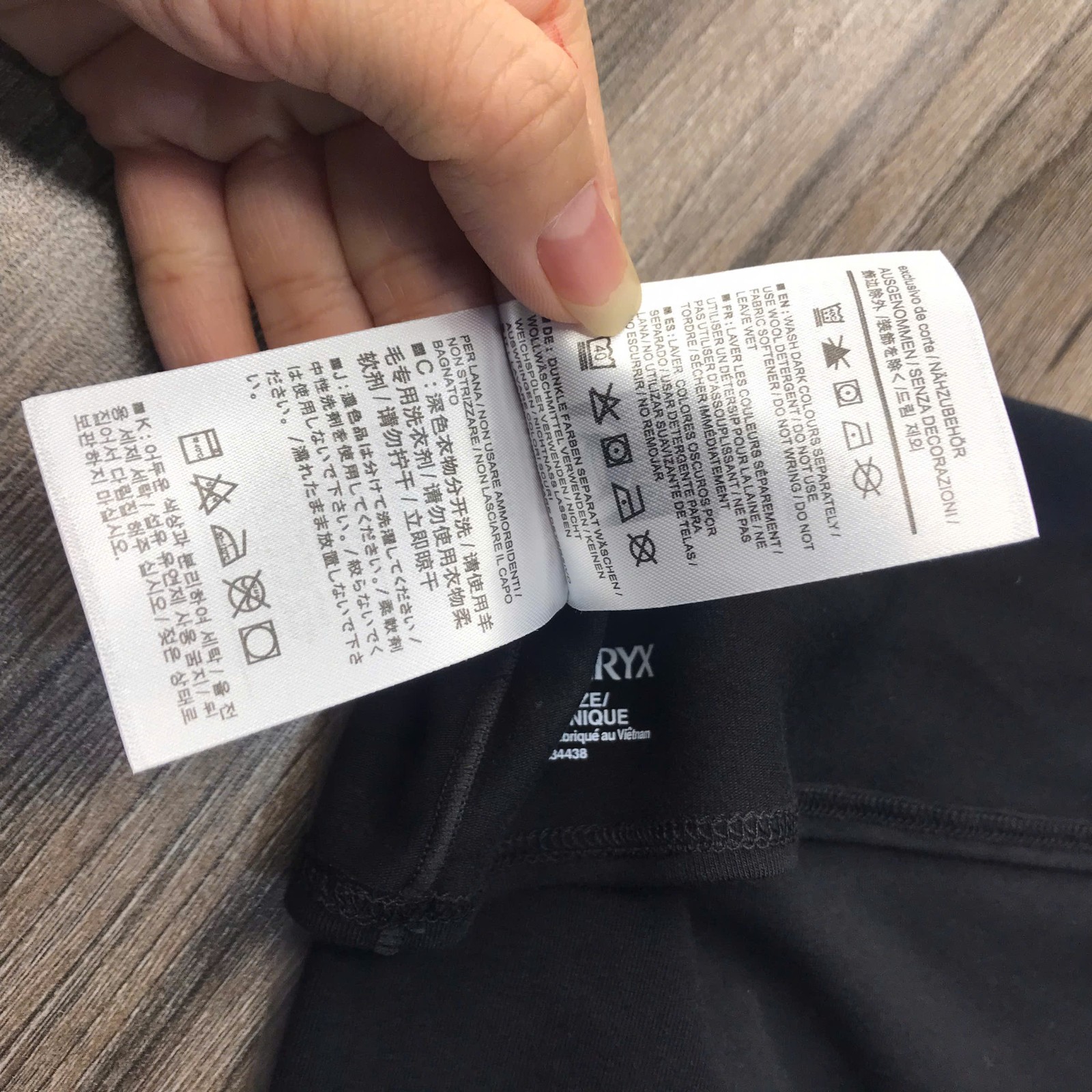 Arc'teryx Rho Lightweight Wool Black Neck Gaiter - Warm Winter Scarf - NWT thumbnail 3