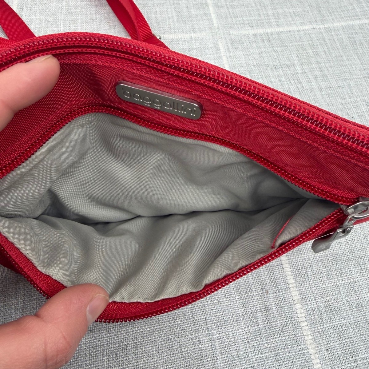 Baggallini Plaza Mini Crossbody Bag Red Wristlet Travel Bag Baggallini Plaza Mini Crossbody Bag Red Wristlet Travel Bag