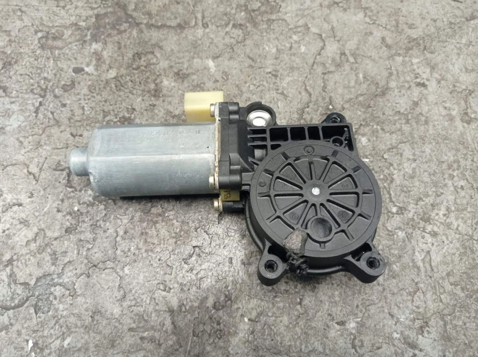 Motor elevalunas delantero derecho bmw 3 (e46) 318i 83620640 0130821717 Foto 3 de 4