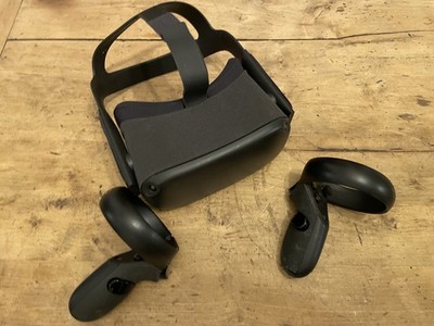 Meta Oculus Quest VR Brille mit 2 Controller