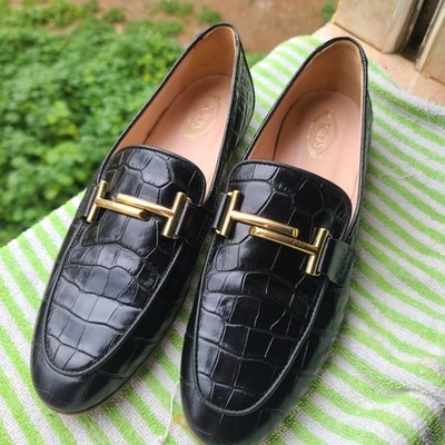 Tod s Croc Embossed Loafers Shoes Size 38.5 US  Black T Buckle - Nearly Mint