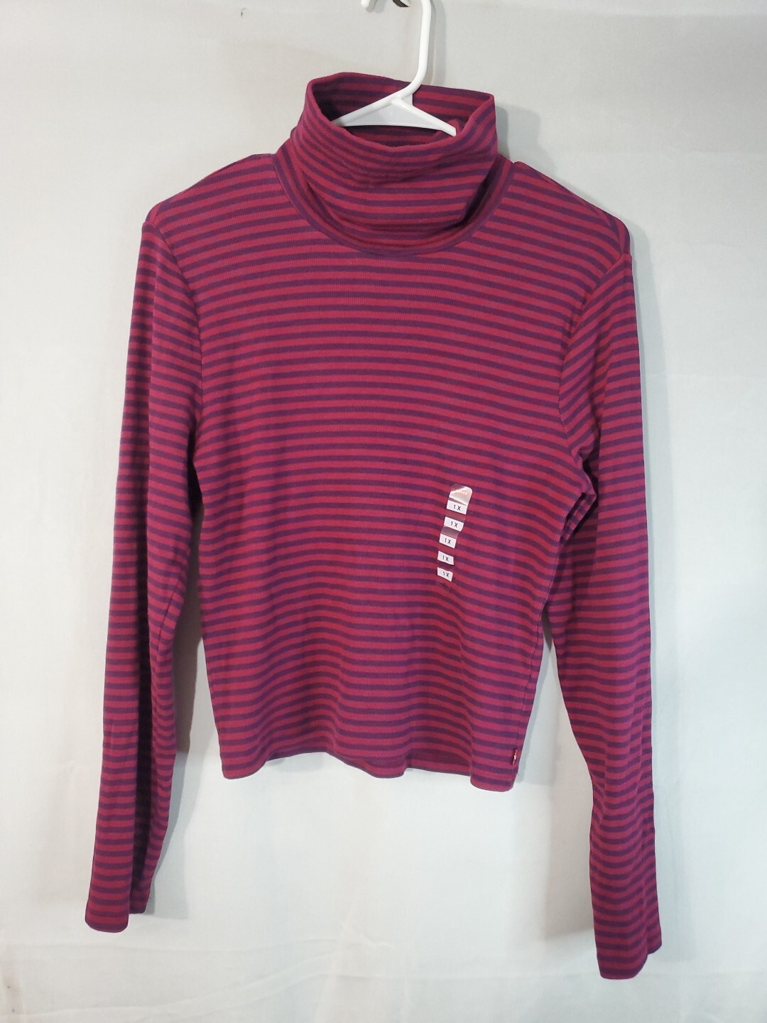 Levi’s Turtleneck Sweater Women's Long Sleeve Size 1X Body Fit Cropped Lite