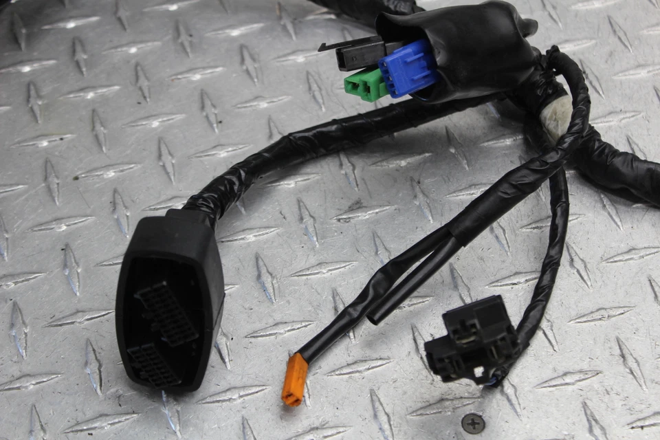 2007 HONDA ST1300 MAIN ENGINE WIRING HARNESS 32100-MCS-910 (HAS VIDEO) - Imagem 3 de 4