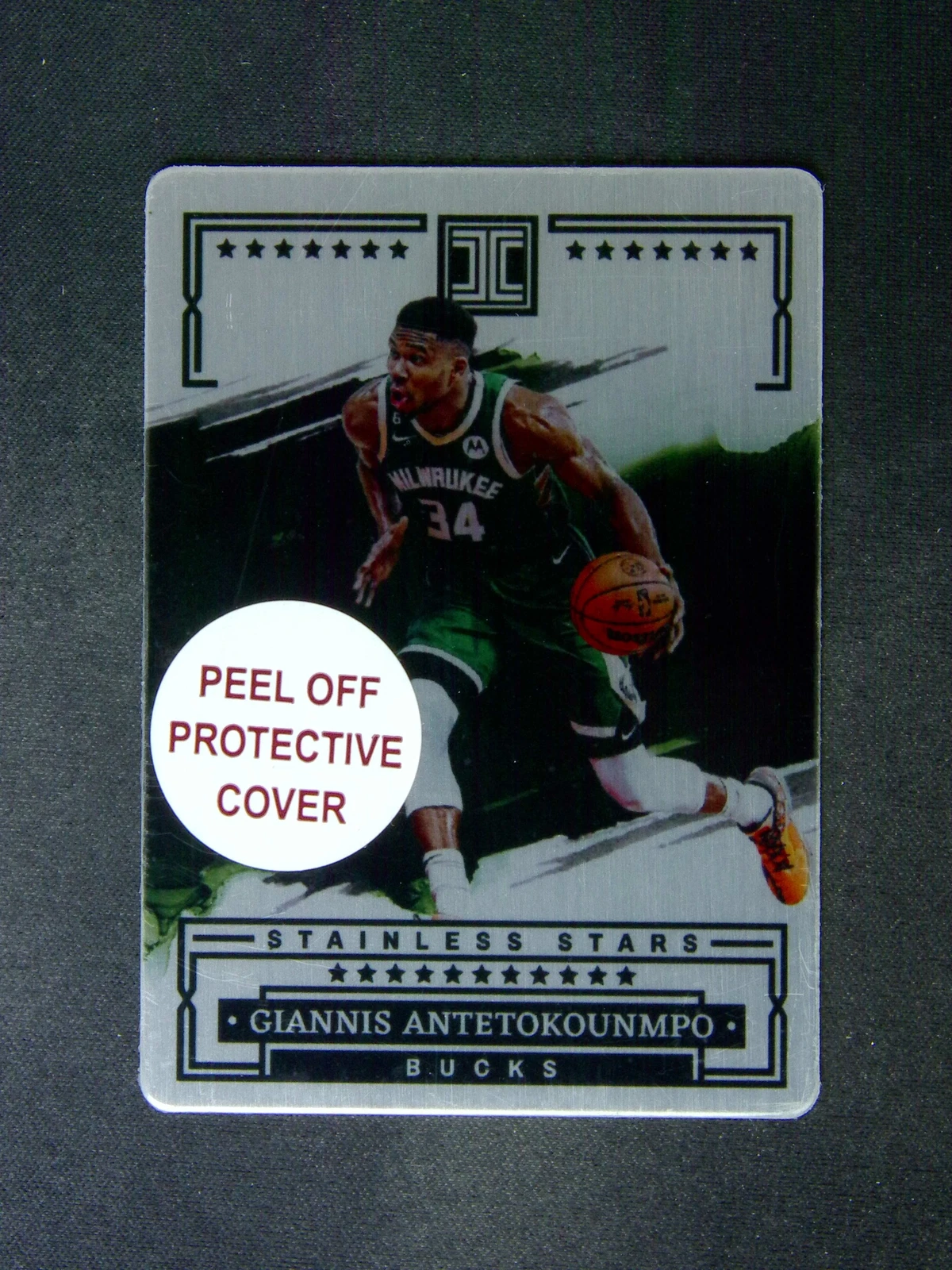 Giannis Antetokounmpo trading card