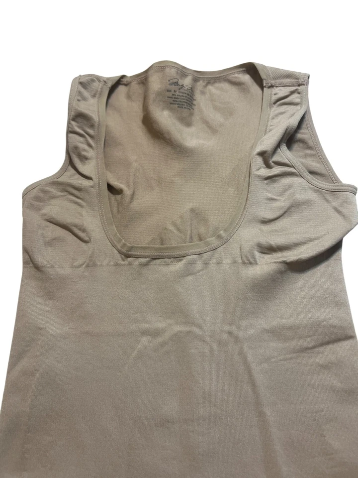 Camiseta sin mangas Marilyn Monroe íntimates sin mangas moldeadoras beige nude talla M nueva sin etiquetas Foto 3 de 4