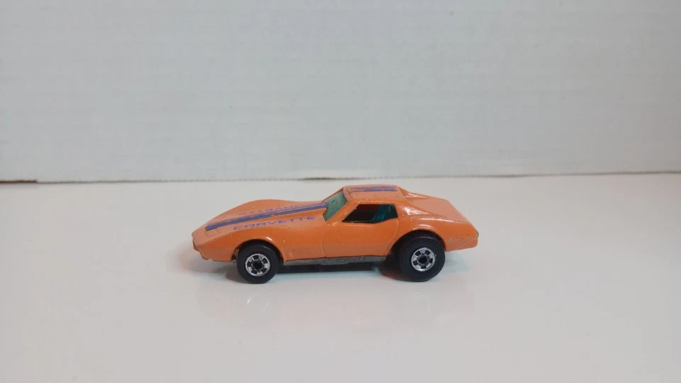 Chevy Corvette Sting Ray 1975 Hot Wheels escala 1:64 naranja coche correo Foto 2 de 4