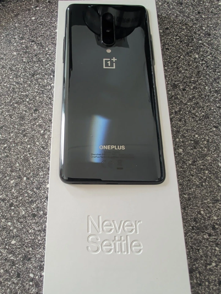 OnePlus 8 · 128GB, photo 2 of 5