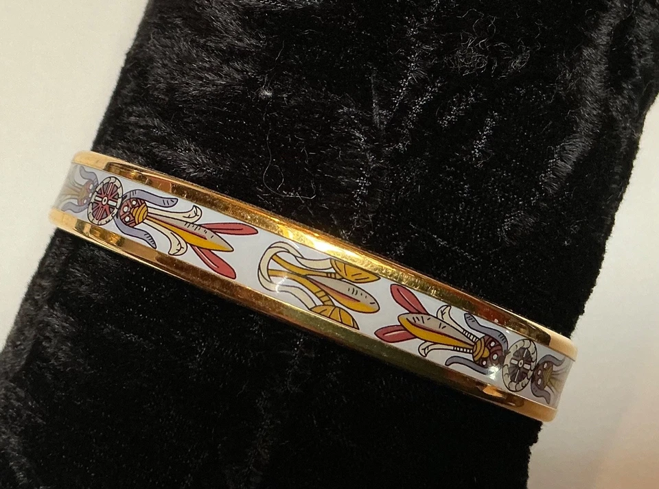 Brazalete Esmalte HERMES PM 65 Brazalete Estrecho Borde Dorado, Rojo Óxido, Amarillo, Blanco Foto 2 de 4