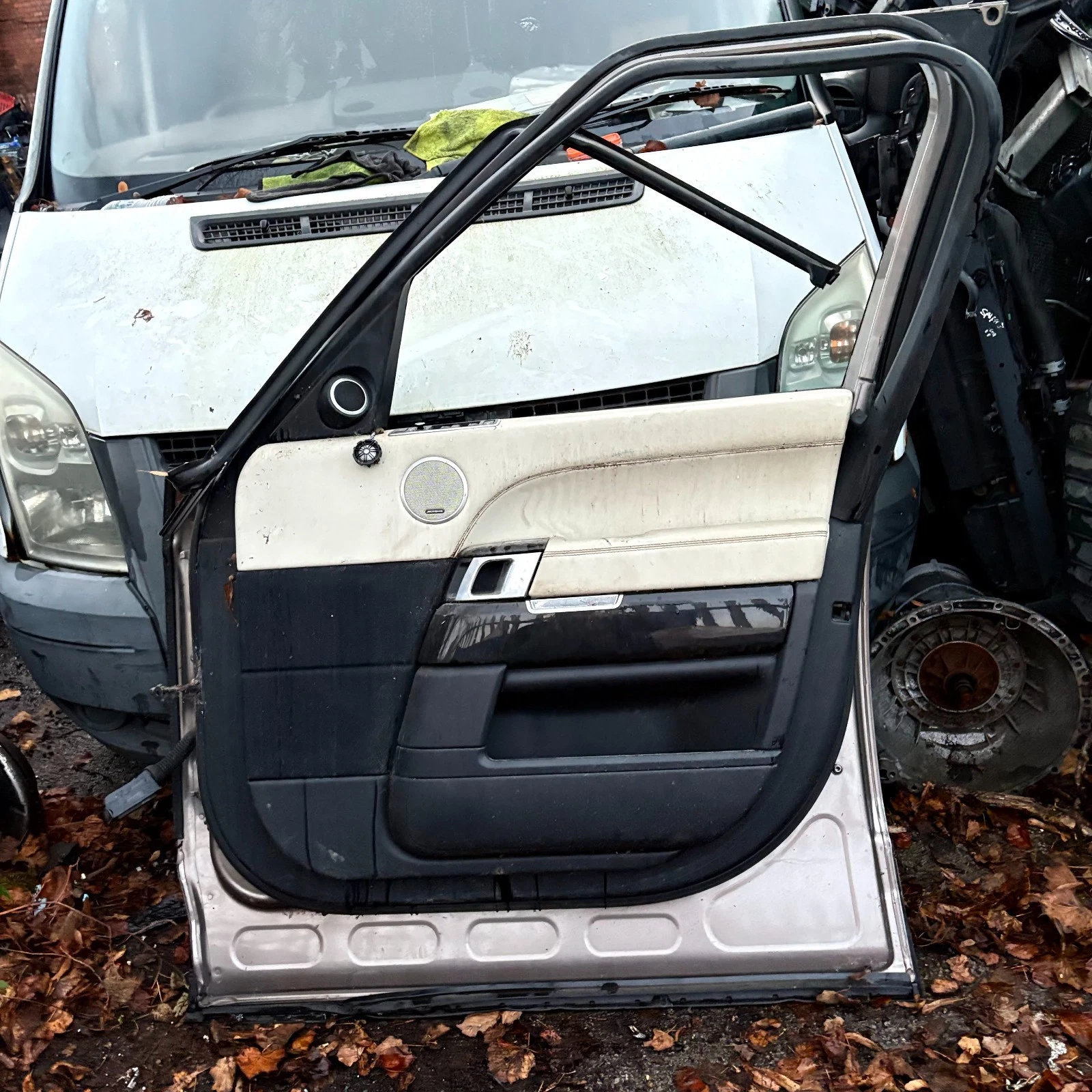 Actual Range Rover L405 front right door interior full view