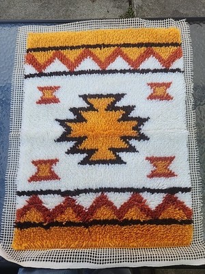 Vintage Latch Hook Native American Indian Rug Wall Hanging 1970 s 20'' X 26''