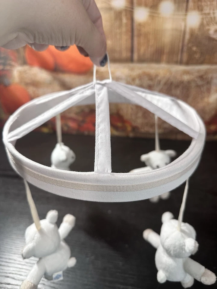 Cuna móvil de felpa Pottery Barn Baby Kids Harper cordero Foto 2 de 4