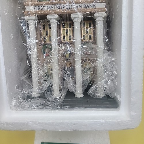 Department 56 "First Metropolitan Bank" #5882-3 -Retired- - Picture 9 of 9