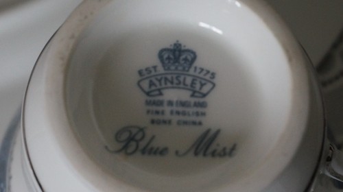 VINTAGE Aynsley Bone China Blue Mist 5 PC Place Settings, England - Picture 9 of 9