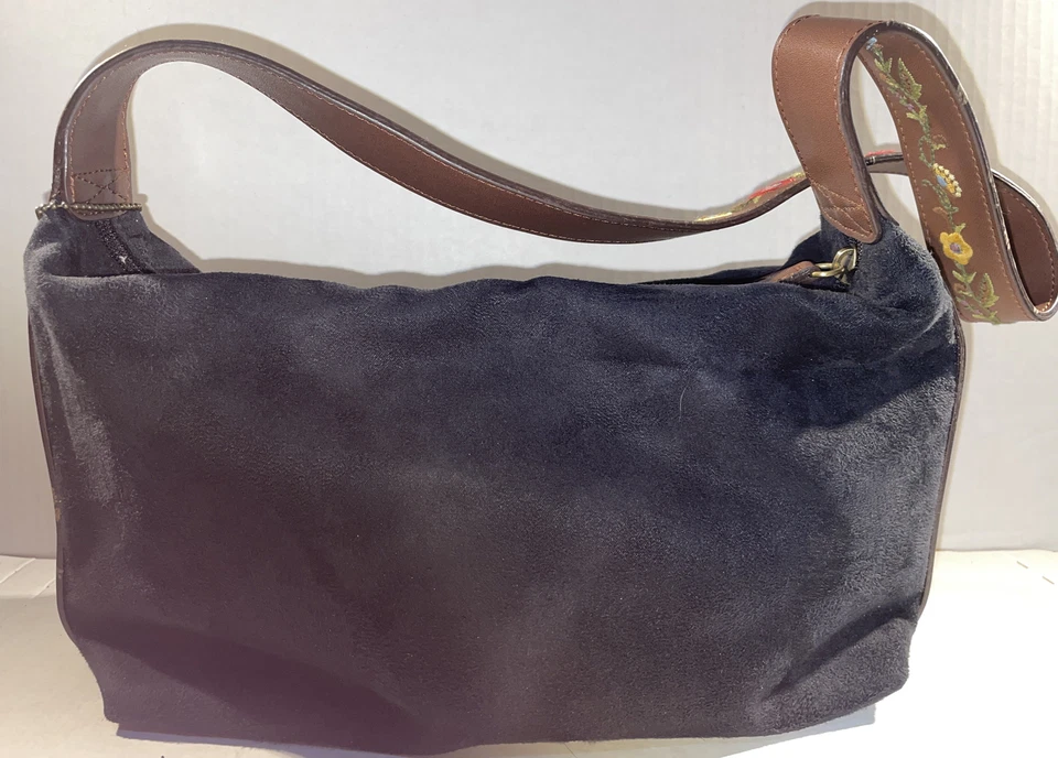 RELIQUIA EXTERIOR GAMUZA NEGRA CON CORREAS DE CUERO MARRÓN MONEDERO FLORES BORDADAS Foto 4 de 4