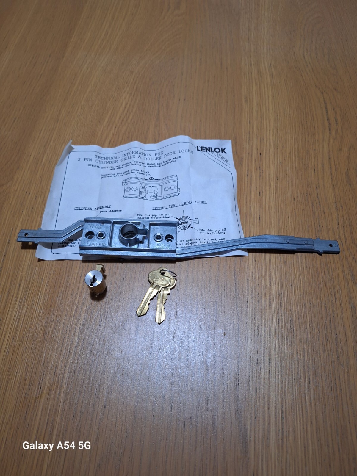 Original Lenlok 3413 Roller Door Lock / Garage Door Lock Supplied With 2 Keys eBay
